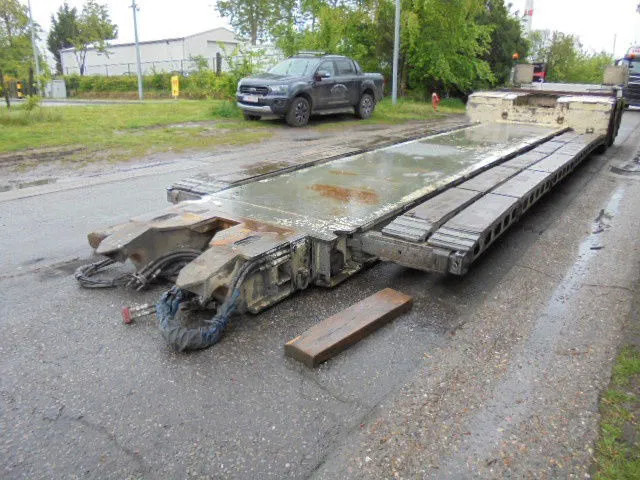 Faymonville F-S42-1ACA - Low loader semi-trailer: picture 3 Faymonville F-S42-1ACA - Low loader semi-trailer: picture 3