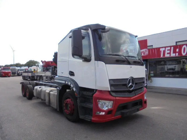 Mercedes-Benz ACTROS 2340 6X2 - Autotransporter truck: picture 3 Mercedes-Benz ACTROS 2340 6X2 - Autotransporter truck: picture 3