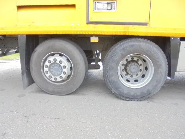 Vacuum truck Mercedes-Benz Axor 2540 + HAMMELMAN DEUTZ: picture 16