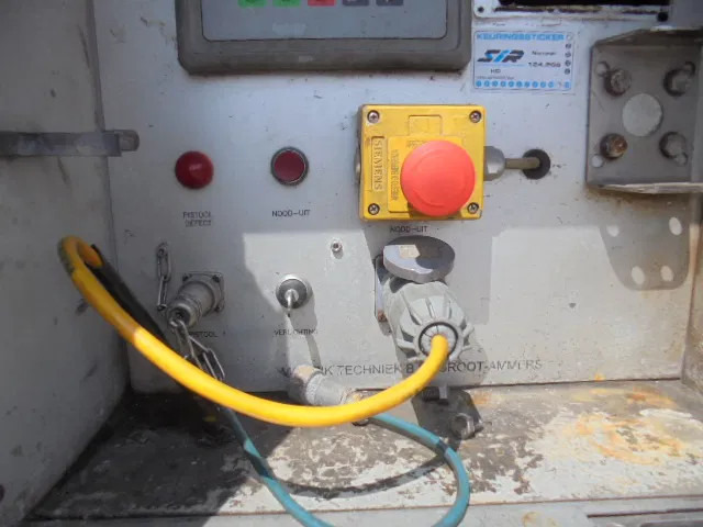 Vacuum truck Mercedes-Benz Axor 2540 + HAMMELMAN DEUTZ: picture 18