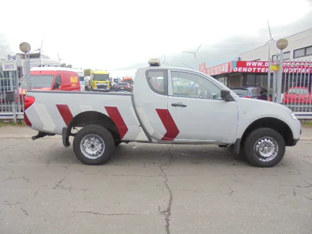 Mitsubishi L200 4X4 PICK-UP - Pickup truck: picture 4 Mitsubishi L200 4X4 PICK-UP - Pickup truck: picture 4