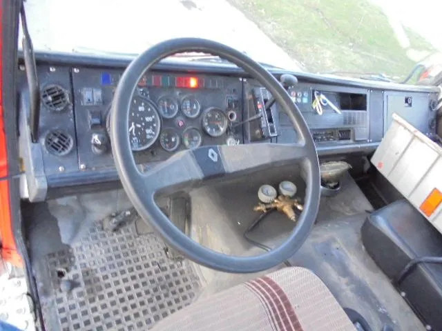 Fire truck Renault C A07 C1: picture 15