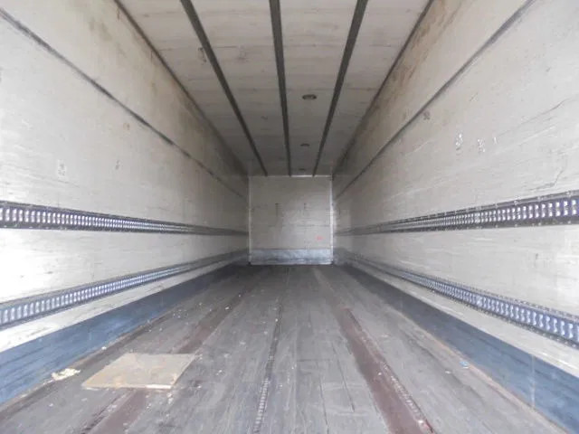 Smit ST0 1230 - Closed box semi-trailer: picture 5 Smit ST0 1230 - Closed box semi-trailer: picture 5