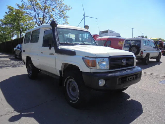 Toyota Land Cruiser HZJ78L 4X4 EXPORT OUTSIDE EU ONLY - Car: picture 3 Toyota Land Cruiser HZJ78L 4X4 EXPORT OUTSIDE EU ONLY - Car: picture 3