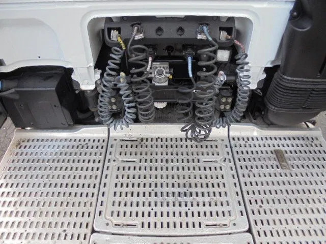 Tractor unit DAF XF 440 SPACE CAB: picture 17 Tractor unit DAF XF 440 SPACE CAB: picture 17