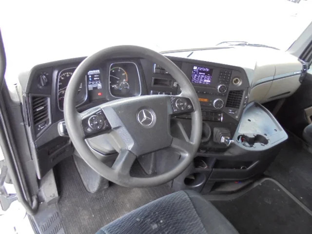 Tractor unit Mercedes-Benz Actros 1842 LS EUR6: picture 8