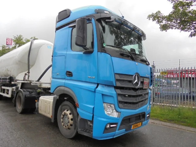 Mercedes-Benz Actros 1842 LS EUR6 - Tractor unit: picture 3 Mercedes-Benz Actros 1842 LS EUR6 - Tractor unit: picture 3