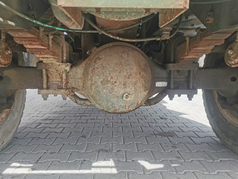 Dropside/ Flatbed truck AM General M920 truck tractor: picture 13 Dropside/ Flatbed truck AM General M920 truck tractor: picture 13