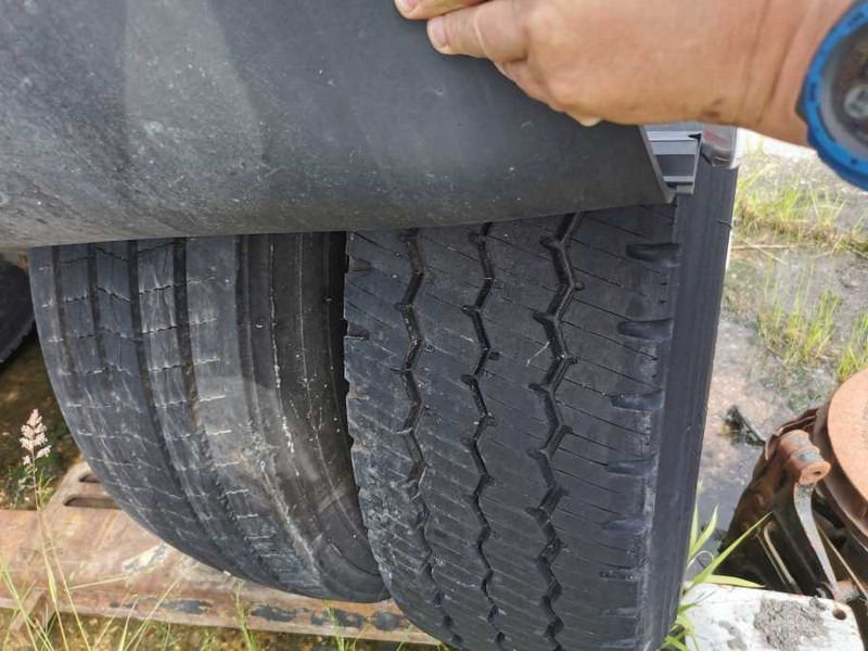 SAF spring suspension axle for trailer - Tire for Truck: picture 3 SAF spring suspension axle for trailer - Tire for Truck: picture 3