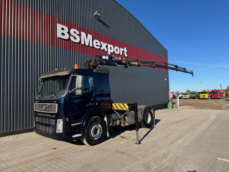Volvo FM 12 + HMF 2220 K5 + remote control - Tractor unit: picture 1 Volvo FM 12 + HMF 2220 K5 + remote control - Tractor unit: picture 1