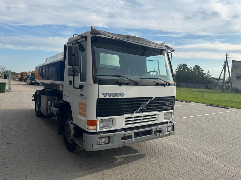 Volvo FL 7 260 - Tank truck: picture 2 Volvo FL 7 260 - Tank truck: picture 2