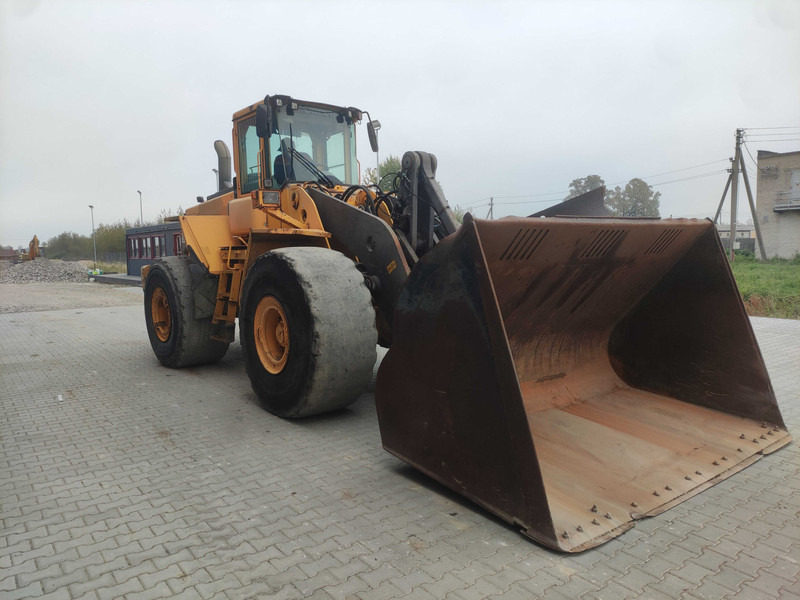 Volvo L220 wheel loader - Wheel loader: picture 2 Volvo L220 wheel loader - Wheel loader: picture 2
