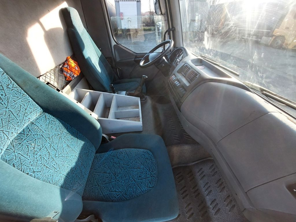 Curtainsider truck DAF FA LF 45.220 E12 4x2: picture 13 Curtainsider truck DAF FA LF 45.220 E12 4x2: picture 13