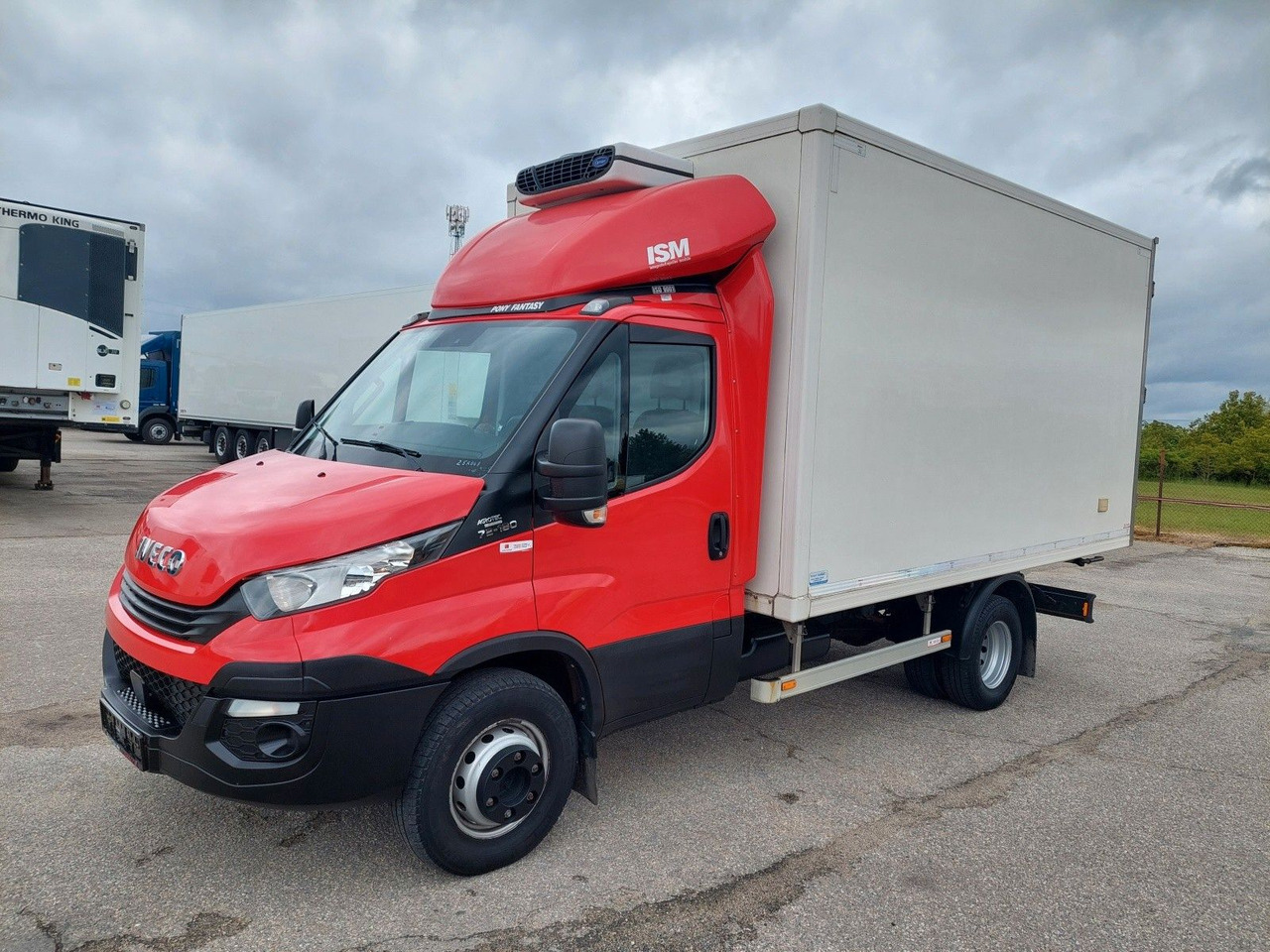 Iveco Daily 70 C18 Carrier Rohrbahnen Fleischhaken - Refrigerated delivery van: picture 1 Iveco Daily 70 C18 Carrier Rohrbahnen Fleischhaken - Refrigerated delivery van: picture 1