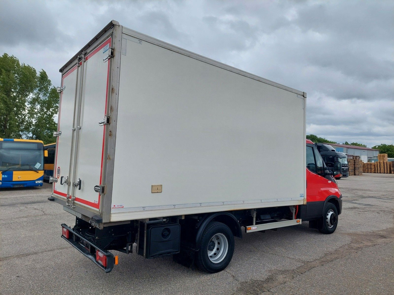 Iveco Daily 70 C18 Carrier Rohrbahnen Fleischhaken - Refrigerated delivery van: picture 4 Iveco Daily 70 C18 Carrier Rohrbahnen Fleischhaken - Refrigerated delivery van: picture 4