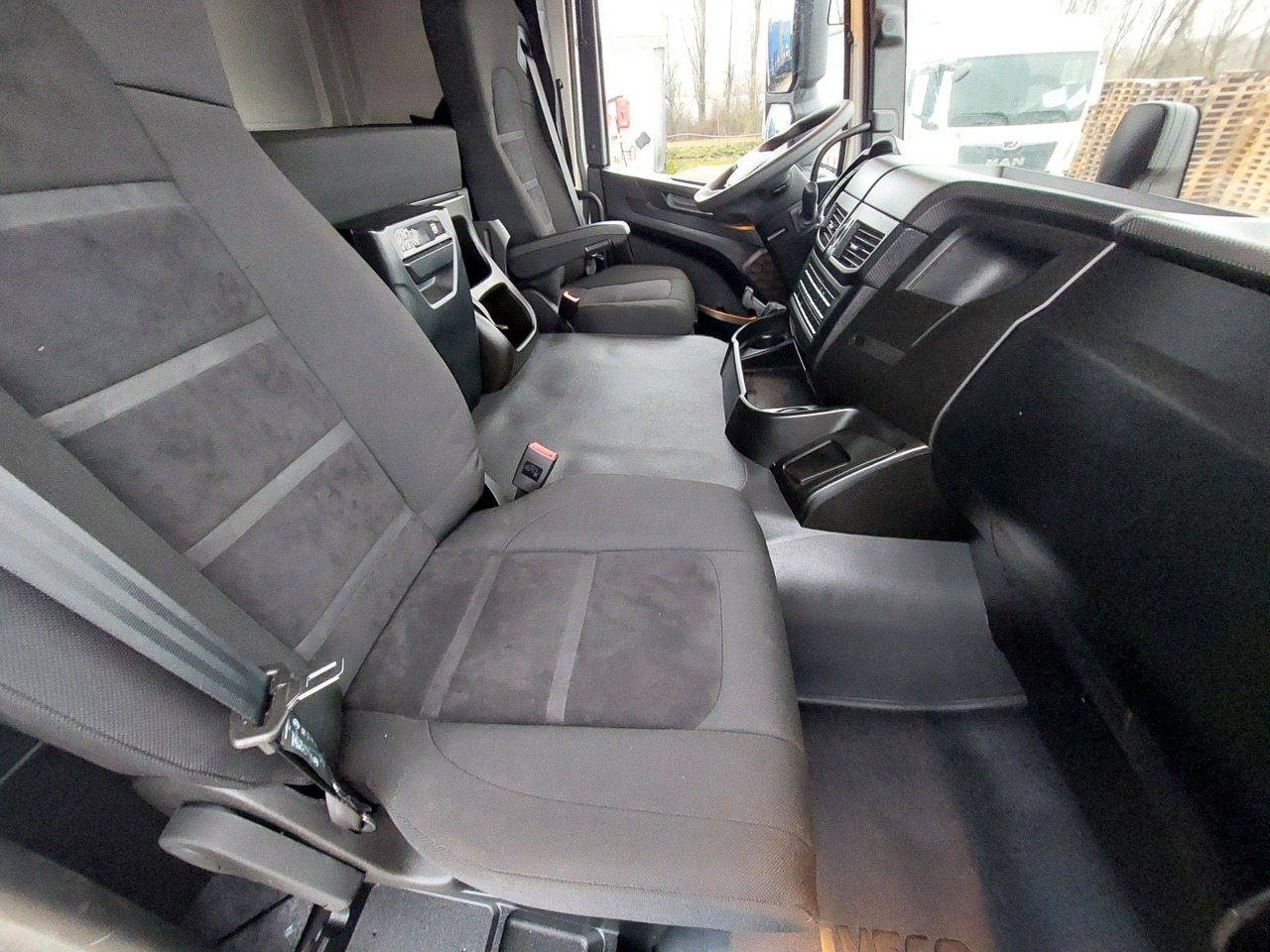 Tipper for transportation of bulk materials Iveco X-WAY AT280X48Y/PS HR ON+ 6x2 Bordmatik: picture 36 Tipper for transportation of bulk materials Iveco X-WAY AT280X48Y/PS HR ON+ 6x2 Bordmatik: picture 36