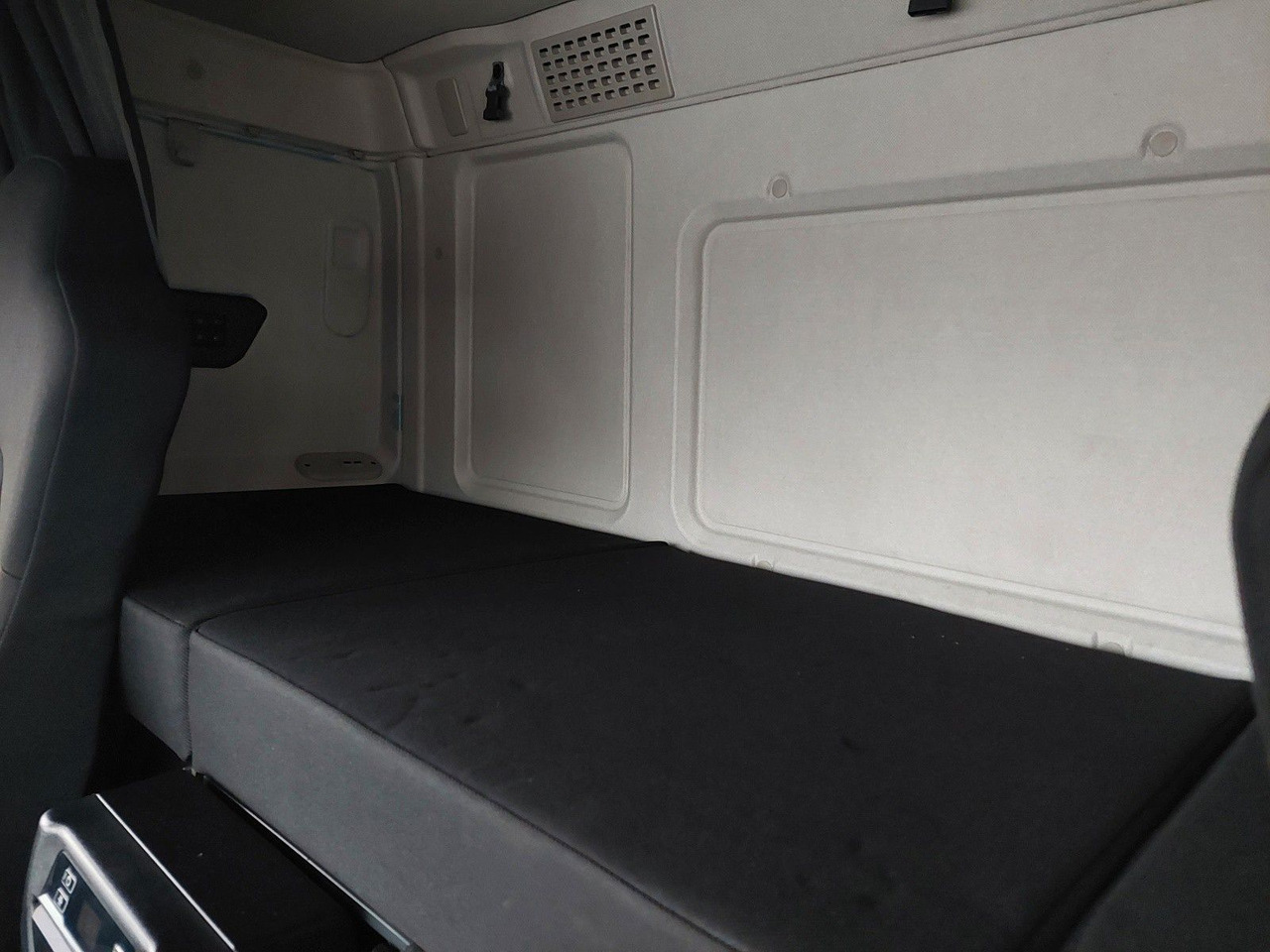 Tipper for transportation of bulk materials Iveco X-WAY AT280X48Y/PS HR ON+ 6x2 Bordmatik: picture 41 Tipper for transportation of bulk materials Iveco X-WAY AT280X48Y/PS HR ON+ 6x2 Bordmatik: picture 41