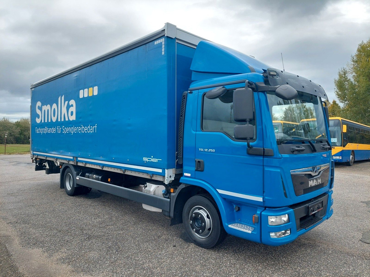 MAN TGL 12.250 BL 4x2 - Curtainsider truck: picture 2 MAN TGL 12.250 BL 4x2 - Curtainsider truck: picture 2