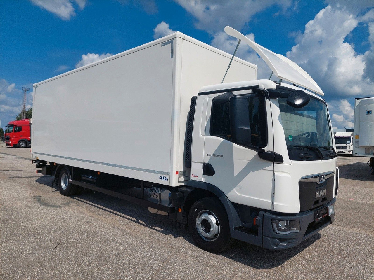 MAN TGL 12.250 BL CH 4x2 LBW 17 Palleten - Box truck: picture 2 MAN TGL 12.250 BL CH 4x2 LBW 17 Palleten - Box truck: picture 2