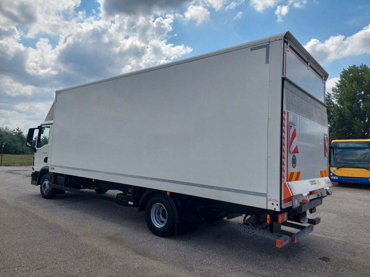 MAN TGL 12.250 BL CH 4x2 LBW 17 Palleten - Box truck: picture 3 MAN TGL 12.250 BL CH 4x2 LBW 17 Palleten - Box truck: picture 3