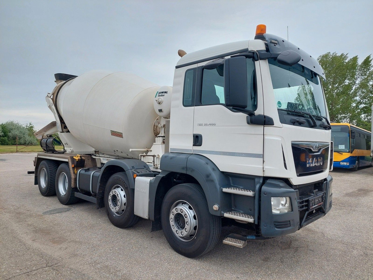 MAN TGS 32.400 8X4 BB Stetter 9 m³ - Concrete mixer truck: picture 2 MAN TGS 32.400 8X4 BB Stetter 9 m³ - Concrete mixer truck: picture 2