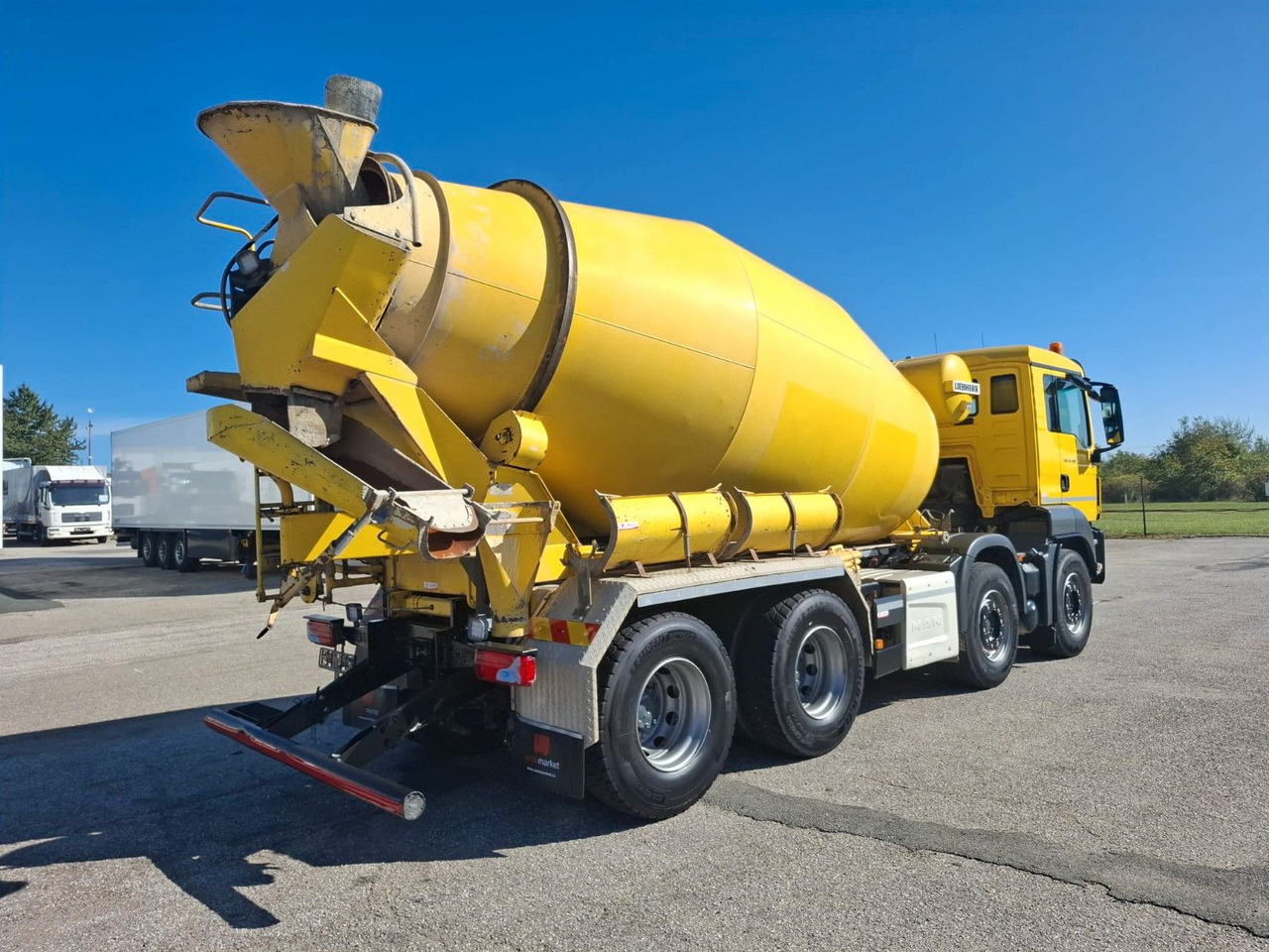 MAN TGS 32.460 8X4 BB Liebherr 9 m³ - Concrete mixer truck: picture 3 MAN TGS 32.460 8X4 BB Liebherr 9 m³ - Concrete mixer truck: picture 3