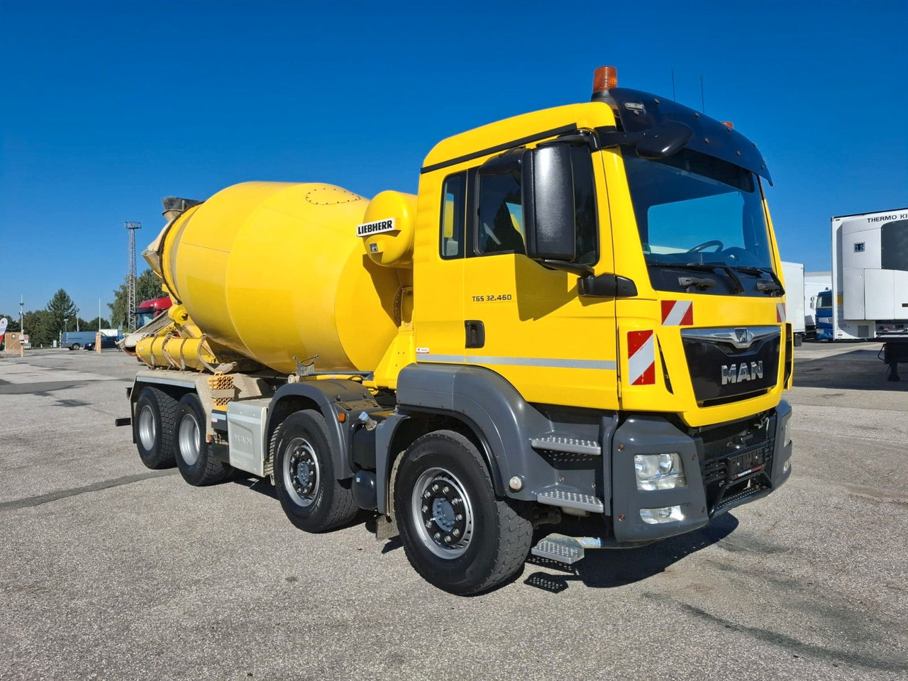 MAN TGS 32.460 8X4 BB Liebherr 9 m³ - Concrete mixer truck: picture 4 MAN TGS 32.460 8X4 BB Liebherr 9 m³ - Concrete mixer truck: picture 4