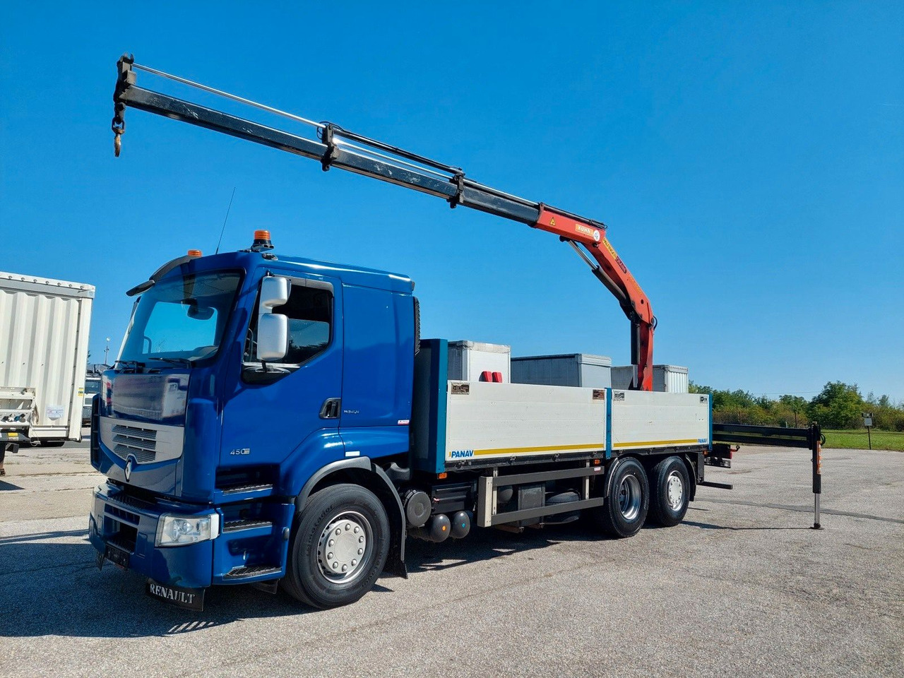 Renault Premium DXI R450.26 HR Palfinger PK 15.500 - Dropside/ Flatbed truck, Crane truck: picture 1 Renault Premium DXI R450.26 HR Palfinger PK 15.500 - Dropside/ Flatbed truck, Crane truck: picture 1