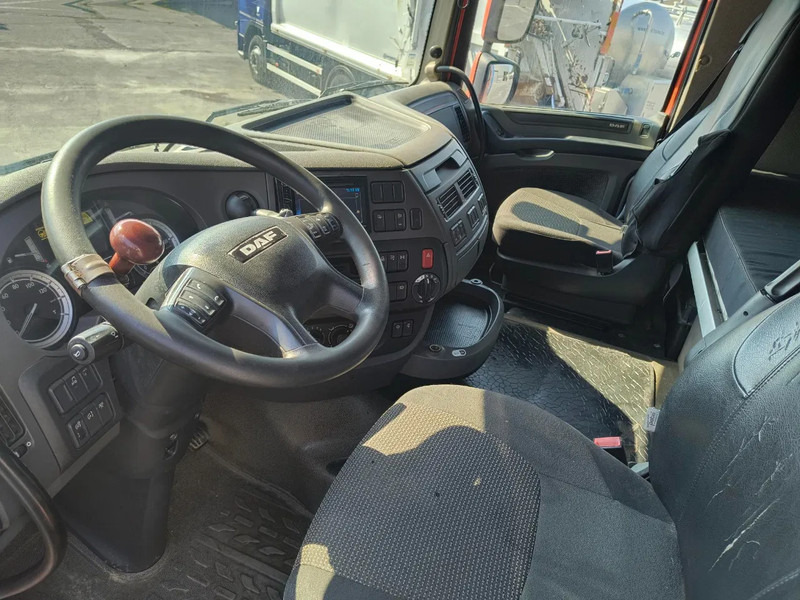 Interior photo 1: Dropside/ Flatbed truck DAF XF 106.460 SSC - 6x2 - EURO 6 - BI COOL- VERY GOOD CONDITION