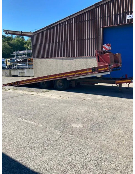 MOL 2 AXLES TIPPING TRAILER WITH RAMPS - Low loader trailer: picture 1 MOL 2 AXLES TIPPING TRAILER WITH RAMPS - Low loader trailer: picture 1