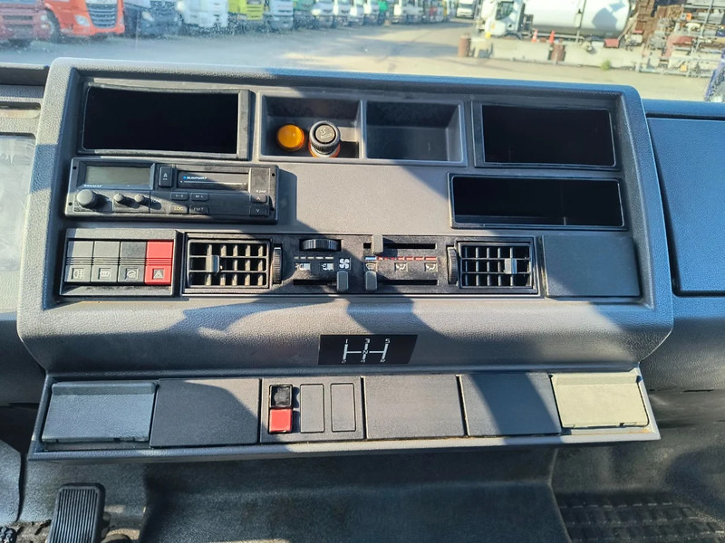 Renault Midliner S135 - ONLY 54 400KM - SMALL TANK 3680L INSULATED INOX leasing Renault Midliner S135 - ONLY 54 400KM - SMALL TANK 3680L INSULATED INOX: picture 10 Renault Midliner S135 - ONLY 54 400KM - SMALL TANK 3680L INSULATED INOX leasing Renault Midliner S135 - ONLY 54 400KM - SMALL TANK 3680L INSULATED INOX: picture 10