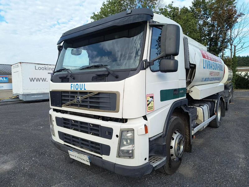 Volvo FM 440 13000L FUEL / CARBURANT - 4 COMP - Tank truck: picture 1 Volvo FM 440 13000L FUEL / CARBURANT - 4 COMP - Tank truck: picture 1