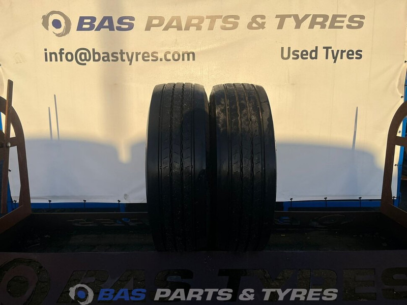 Continental Continental 315/70R22.5 Hybrid HS3+ 156/150 M+S 3PMSF gebruikte set - Tire for Truck: picture 1 Continental Continental 315/70R22.5 Hybrid HS3+ 156/150 M+S 3PMSF gebruikte set - Tire for Truck: picture 1