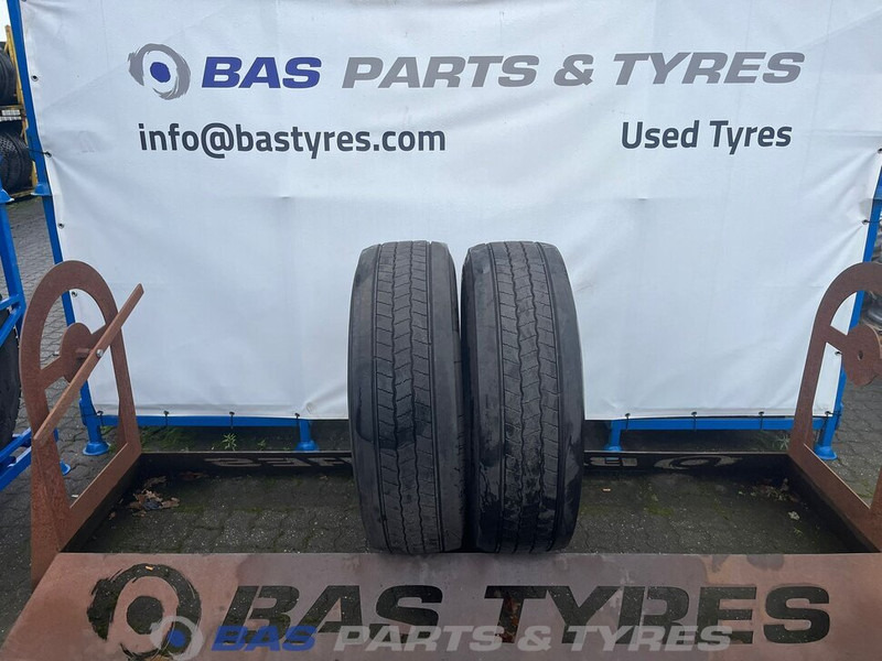 Continental Continental 315/70R22.5 Hybrid HS5 156/150 M+S 3PMSF gebruikte set - Tire for Truck: picture 1 Continental Continental 315/70R22.5 Hybrid HS5 156/150 M+S 3PMSF gebruikte set - Tire for Truck: picture 1