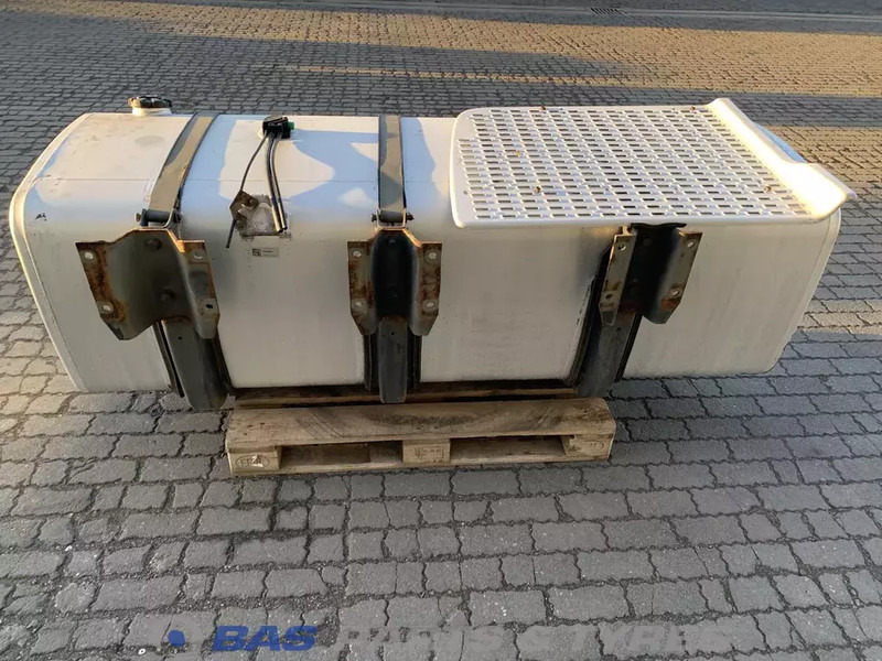 DAF Brandstoftank DAF 950 Liter 2140065 - Fuel tank for Truck: picture 3 DAF Brandstoftank DAF 950 Liter 2140065 - Fuel tank for Truck: picture 3