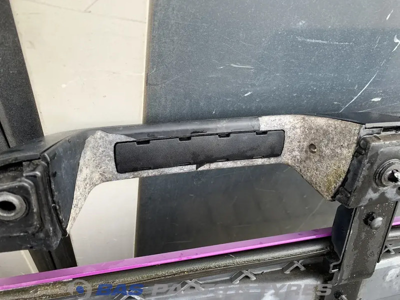 DAF CF Euro 6 Grille DAF 1877261 - Grill for Truck: picture 4 DAF CF Euro 6 Grille DAF 1877261 - Grill for Truck: picture 4