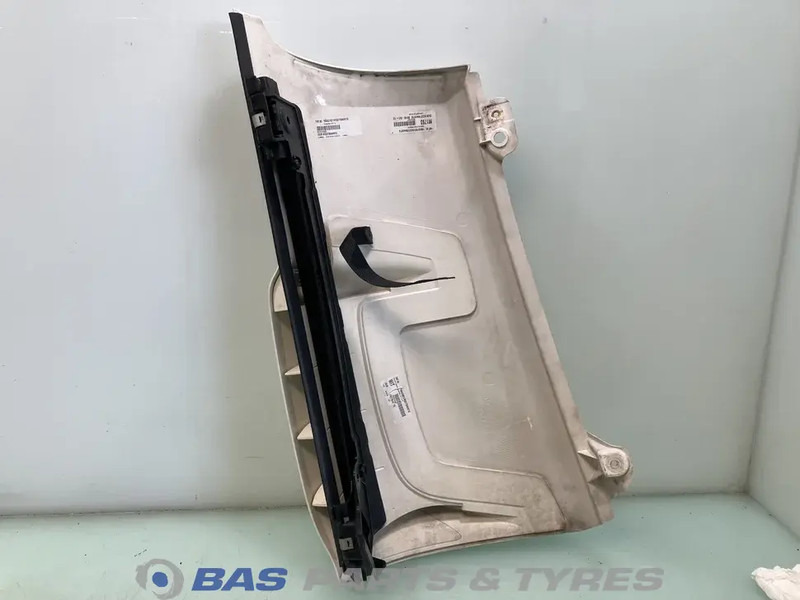 DAF CF Euro 6 Hoekspoiler DAF 1843707 - Body and exterior for Truck: picture 2 DAF CF Euro 6 Hoekspoiler DAF 1843707 - Body and exterior for Truck: picture 2