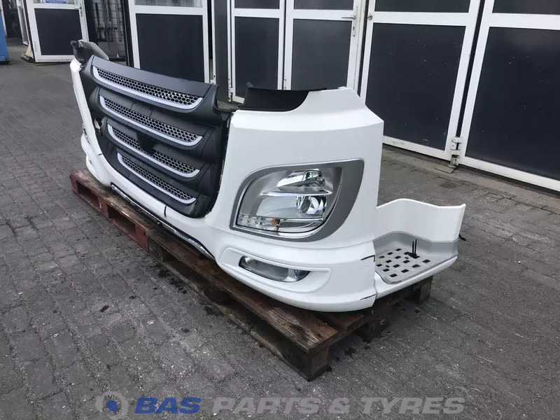 DAF XF106 Bumper DAF 2033875 - Bumper for Truck: picture 2 DAF XF106 Bumper DAF 2033875 - Bumper for Truck: picture 2