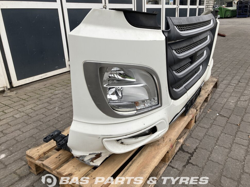 DAF XF106 Bumper DAF 2033875 - Bumper for Truck: picture 3 DAF XF106 Bumper DAF 2033875 - Bumper for Truck: picture 3