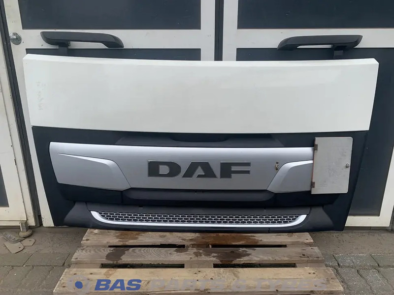 DAF XF106 Grille DAF 2104221 - Grill for Truck: picture 1 DAF XF106 Grille DAF 2104221 - Grill for Truck: picture 1