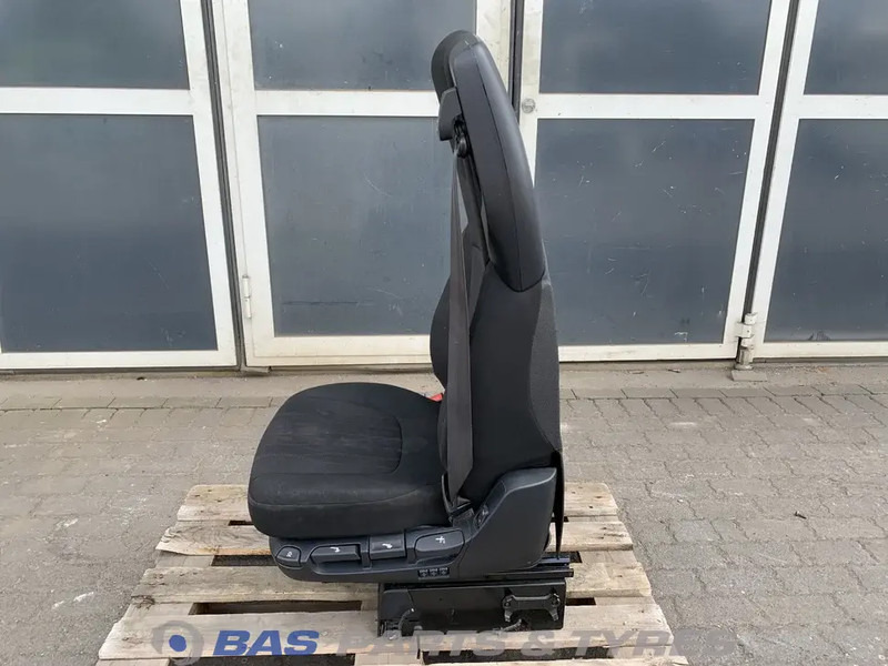 DAF XF106 - Seat for Truck: picture 2 DAF XF106 - Seat for Truck: picture 2