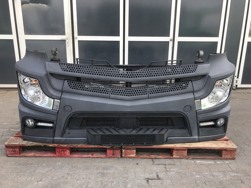 Mercedes-Benz Actros MP4 Bumper Mercedes A 961 310 15 227284 - Bumper for Truck: picture 1 Mercedes-Benz Actros MP4 Bumper Mercedes A 961 310 15 227284 - Bumper for Truck: picture 1