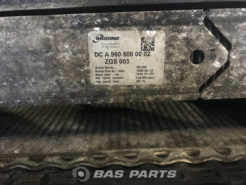 Mercedes-Benz Actros MP4 Koelerpakket Mercedes OM471LA 420 A 960 500 08 01 - Radiator for Truck: picture 3 Mercedes-Benz Actros MP4 Koelerpakket Mercedes OM471LA 420 A 960 500 08 01 - Radiator for Truck: picture 3
