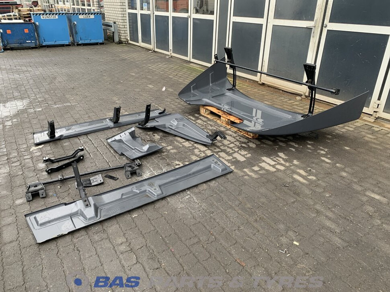 Mercedes-Benz Actros MP4 Spoilerset Mercedes ClassicSpace L-cab L2H1 A 960 790 37 44 - Aerodynamics/ Spoiler for Truck: picture 5 Mercedes-Benz Actros MP4 Spoilerset Mercedes ClassicSpace L-cab L2H1 A 960 790 37 44 - Aerodynamics/ Spoiler for Truck: picture 5