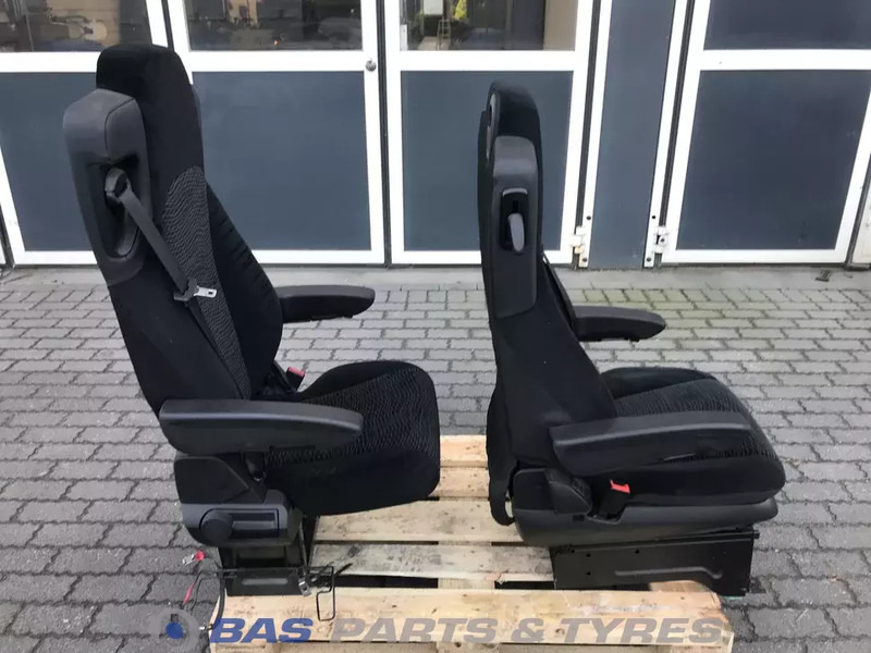 Mercedes-Benz Actros MP4 Stoelen set Mercedes A 960 910 75 01 - Seat for Truck: picture 4 Mercedes-Benz Actros MP4 Stoelen set Mercedes A 960 910 75 01 - Seat for Truck: picture 4