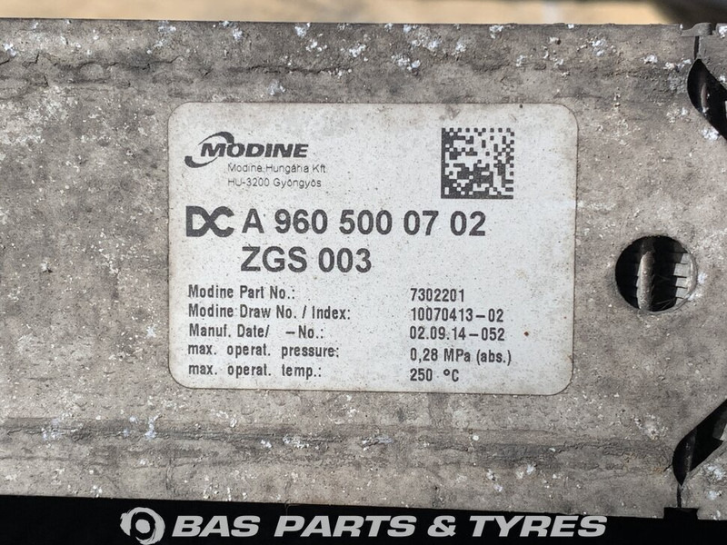 Mercedes-Benz Antos MP4 - Radiator for Truck: picture 3 Mercedes-Benz Antos MP4 - Radiator for Truck: picture 3