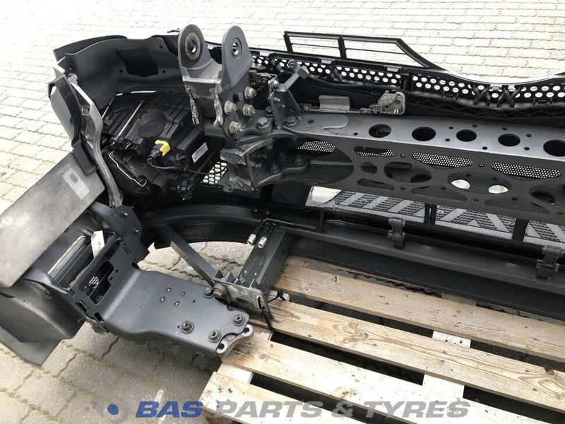 Mercedes-Benz Antos MP4 - Bumper for Truck: picture 4 Mercedes-Benz Antos MP4 - Bumper for Truck: picture 4