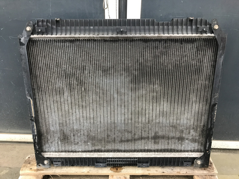 Mercedes-Benz Antos MP4 - Radiator for Truck: picture 2 Mercedes-Benz Antos MP4 - Radiator for Truck: picture 2