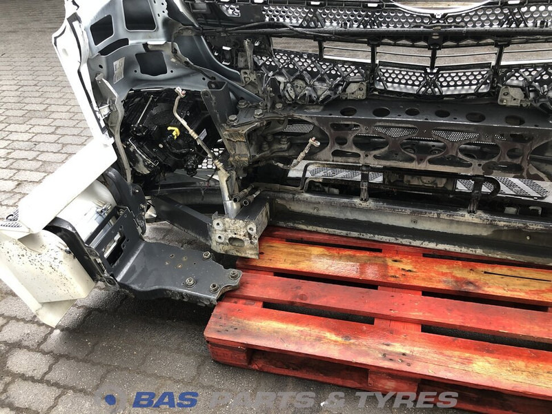 Mercedes-Benz Antos MP4 - Bumper for Truck: picture 4 Mercedes-Benz Antos MP4 - Bumper for Truck: picture 4