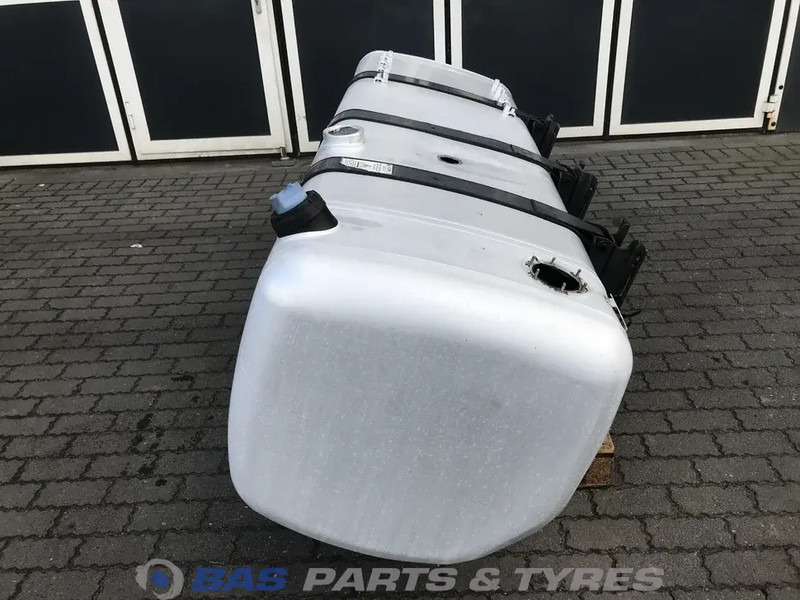 Mercedes-Benz Brandstoftank Mercedes 820 Liter A 960 470 34 01 - Fuel tank for Truck: picture 2 Mercedes-Benz Brandstoftank Mercedes 820 Liter A 960 470 34 01 - Fuel tank for Truck: picture 2
